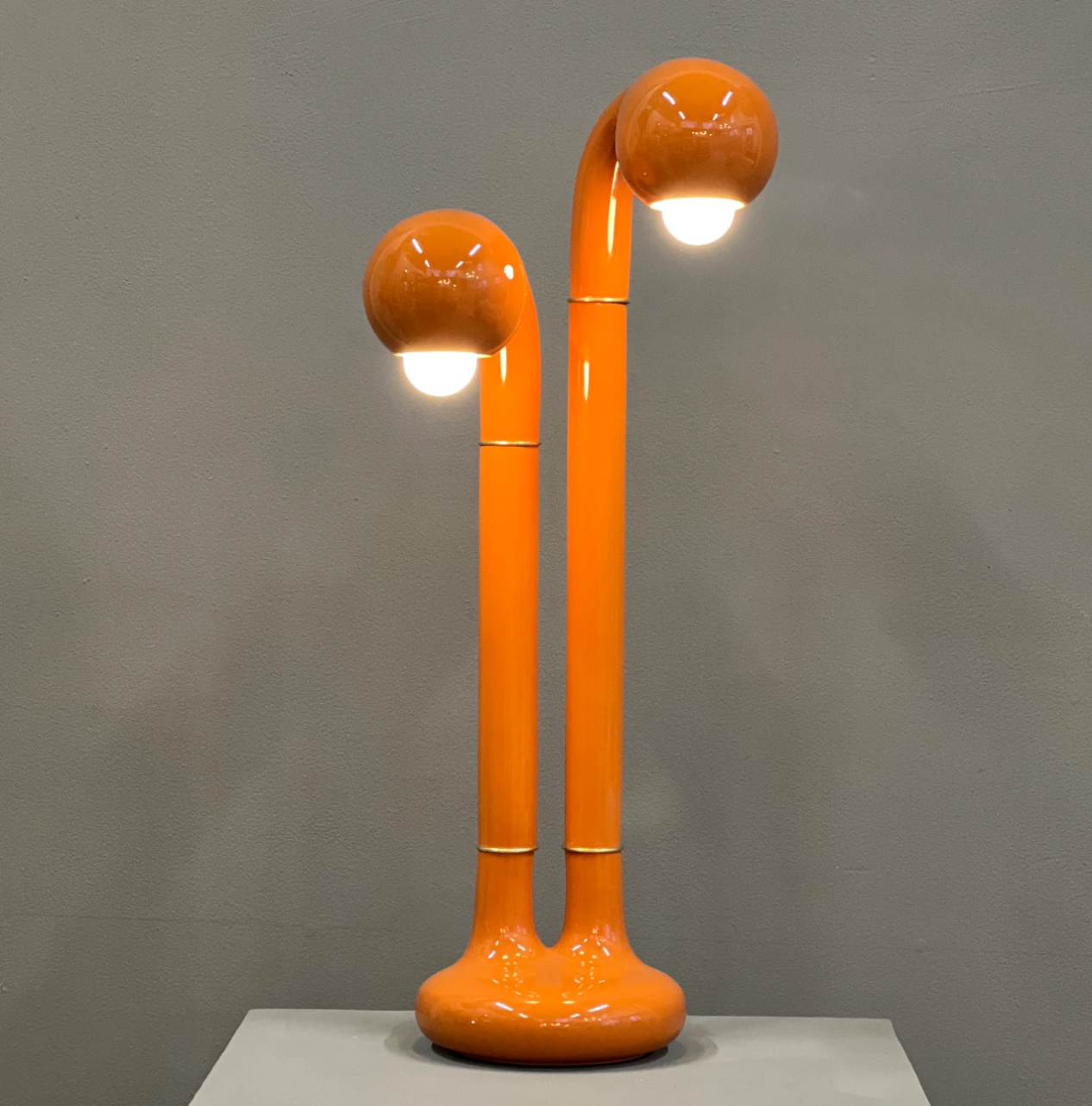 2-Globe Table Lamp